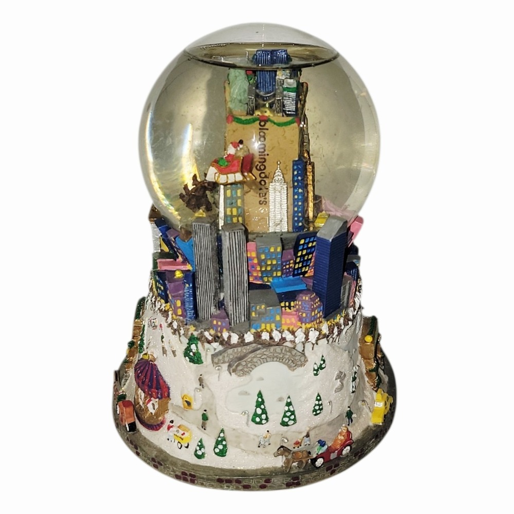 Bloomingdale's Big NYC Christmas Snow Globe Musical Central Park Works - Picture 5 of 6